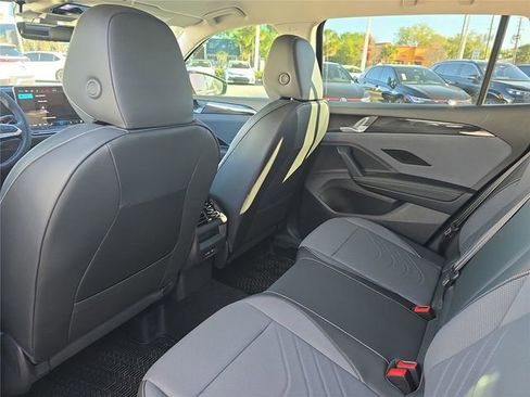 New 2026 Volkswagen Tiguan SE image 9