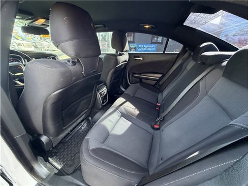 Used 2018 Dodge Charger R/T image 21