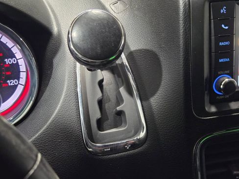 Used 2020 Dodge Grand Caravan SE image 6