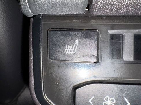 Used 2024 Toyota Highlander Platinum image 12