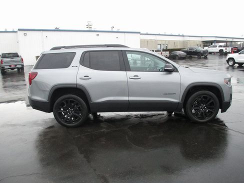 Used 2023 GMC Acadia SLE w/ Driver Convenience Package image 4