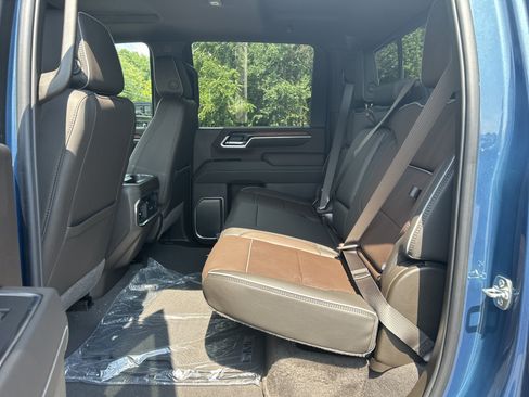 New 2026 GMC Sierra 3500 Denali w/ Denali Reserve Package AWD/4WD image 32
