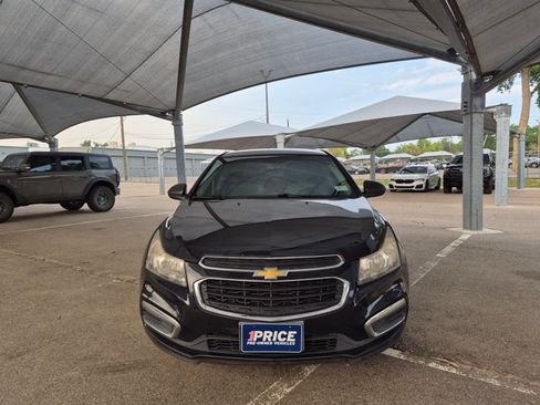 Used 2016 Chevrolet Cruze LS FWD image 2