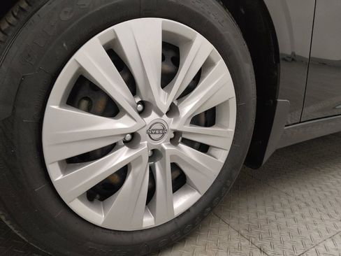 Used 2024 Nissan Sentra S image 31