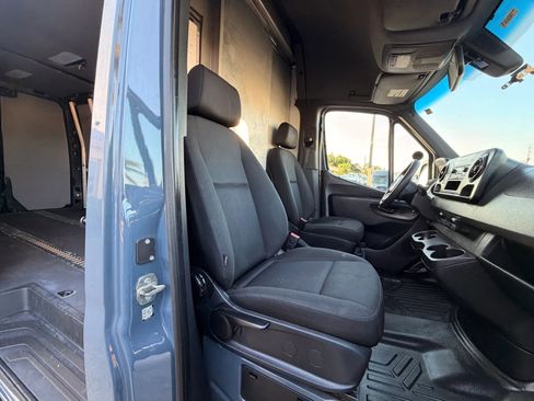 Used 2019 Mercedes-Benz Sprinter 170 image 18