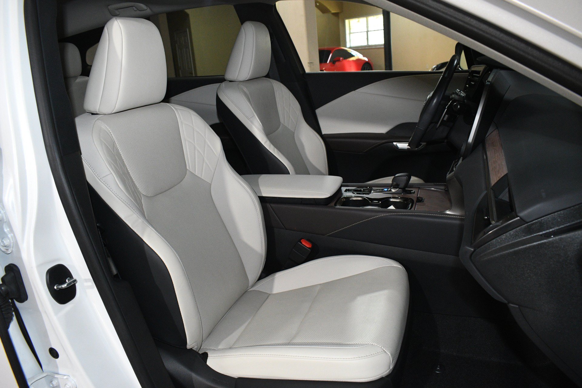 Used 2024 Lexus RX 350 Premium w/ Accessory Package (K3) FWD image 8
