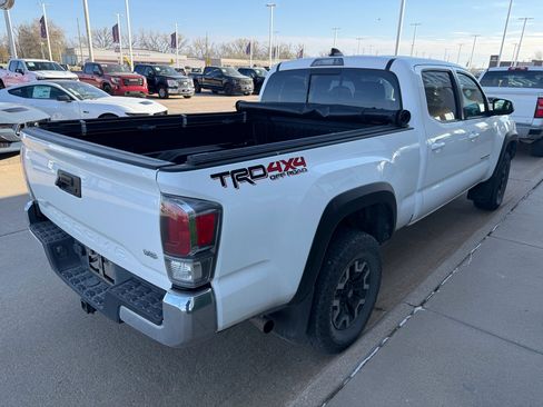 Used 2021 Toyota Tacoma TRD Off-Road image 5