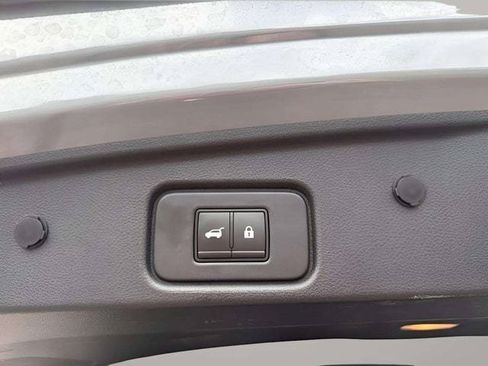 Used 2022 Nissan Pathfinder Platinum w/ Cargo Package FWD image 9