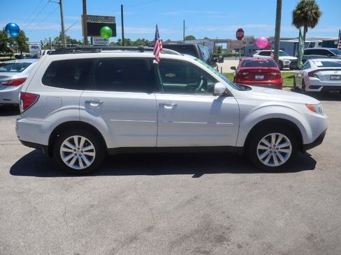 Used 2012 Subaru Forester 2.5X Premium w/ Popular Pkg 1 AWD/4WD image 7
