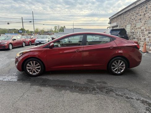 Used 2014 Hyundai Elantra SE w/ Option Group 02 image 2