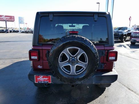 Used 2022 Jeep Wrangler Sport image 6