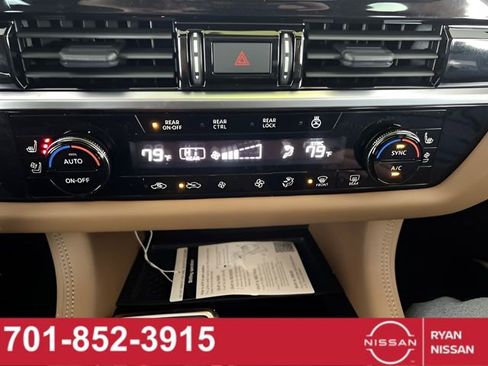 New 2025 Nissan Pathfinder Platinum image 24