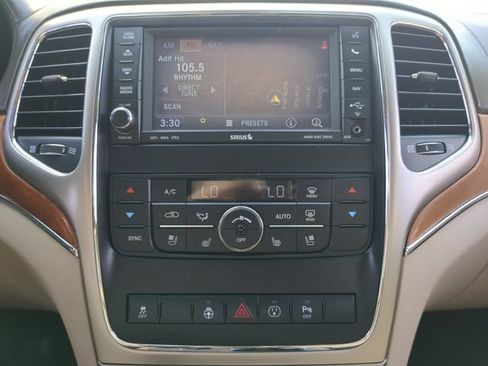 Used 2013 Jeep Grand Cherokee Overland RWD image 23