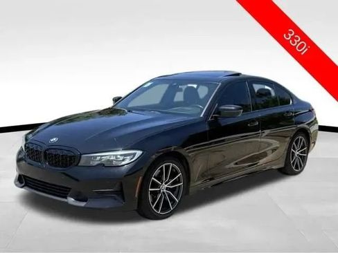 Used 2020 BMW 330i Sedan w/ Driving Assistance Package RWD image 3