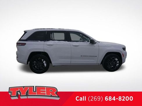 New 2026 Jeep Grand Cherokee Limited AWD/4WD image 9