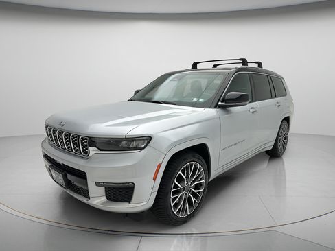Used 2023 Jeep Grand Cherokee L Summit AWD/4WD image 3