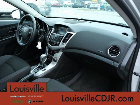 Used 2016 Chevrolet Cruze LT w/ Technology Package FWD image 31