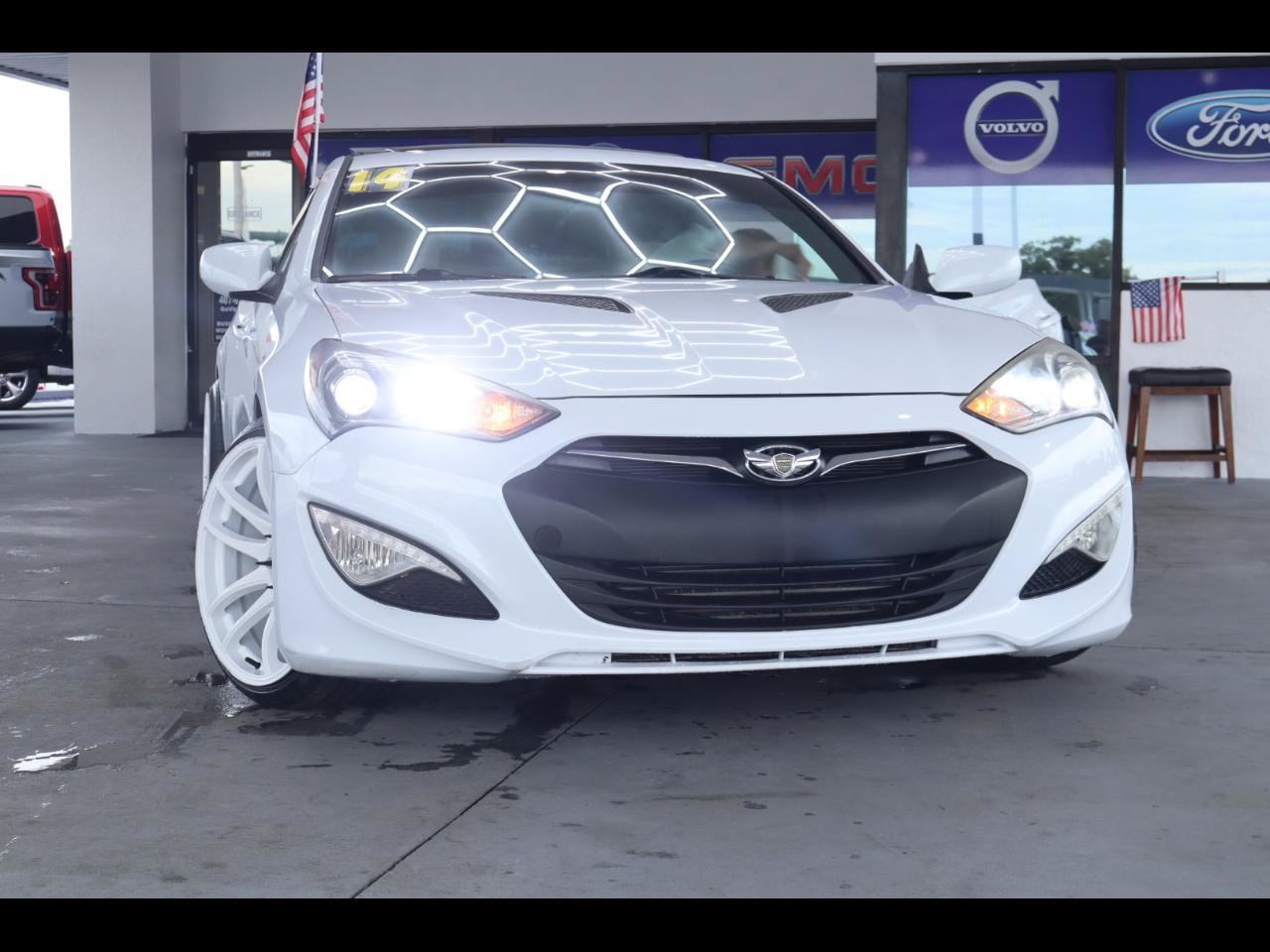 Used 2014 Hyundai Genesis 2.0T RWD image 1