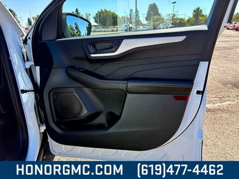 Used 2022 Ford Escape SE image 20