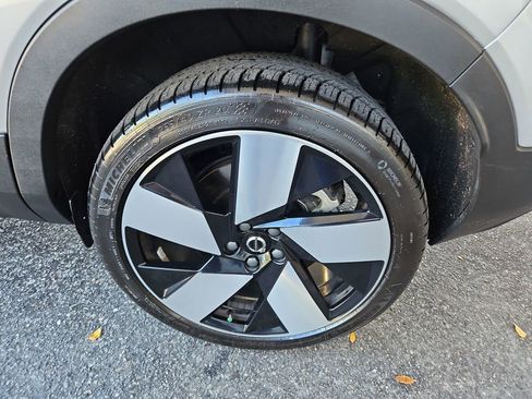 Used 2023 Volvo C40 P8 Recharge Ultimate image 31