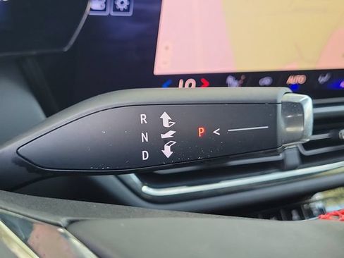 Used 2024 Chevrolet Equinox EV RS FWD image 32