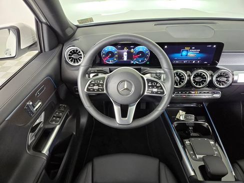 Certified 2023 Mercedes-Benz GLB 250 4MATIC image 23