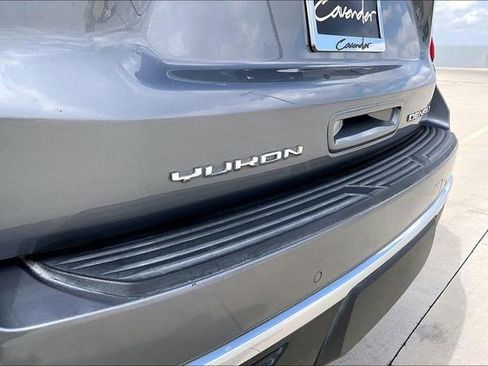 Used 2021 GMC Yukon Denali w/ Denali Premium Package image 8