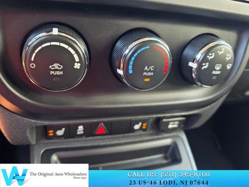 Used 2016 Jeep Patriot Latitude w/ Sun/Sound Group AWD/4WD image 21