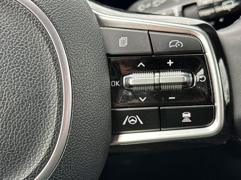 Used 2024 Kia Sorento S image 29