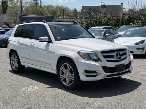 Used 2015 Mercedes-Benz GLK 350 4MATIC image 1