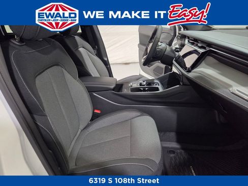 New 2026 Jeep Cherokee Laredo image 10