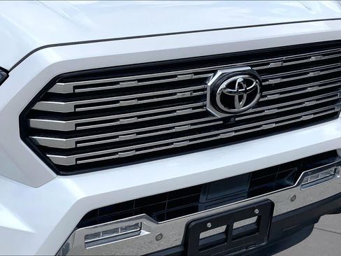 Used 2025 Toyota Tacoma Limited AWD/4WD image 29