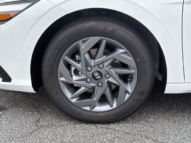 New 2026 Hyundai Elantra Hybrid FWD image 13