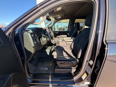 Used 2024 Chevrolet Silverado 2500 Custom w/ Custom Convenience Package image 11