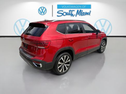 Certified 2023 Volkswagen Taos SE FWD image 7