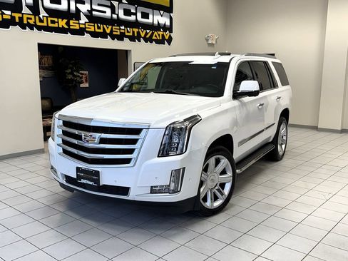Used 2017 Cadillac Escalade Premium Luxury image 1