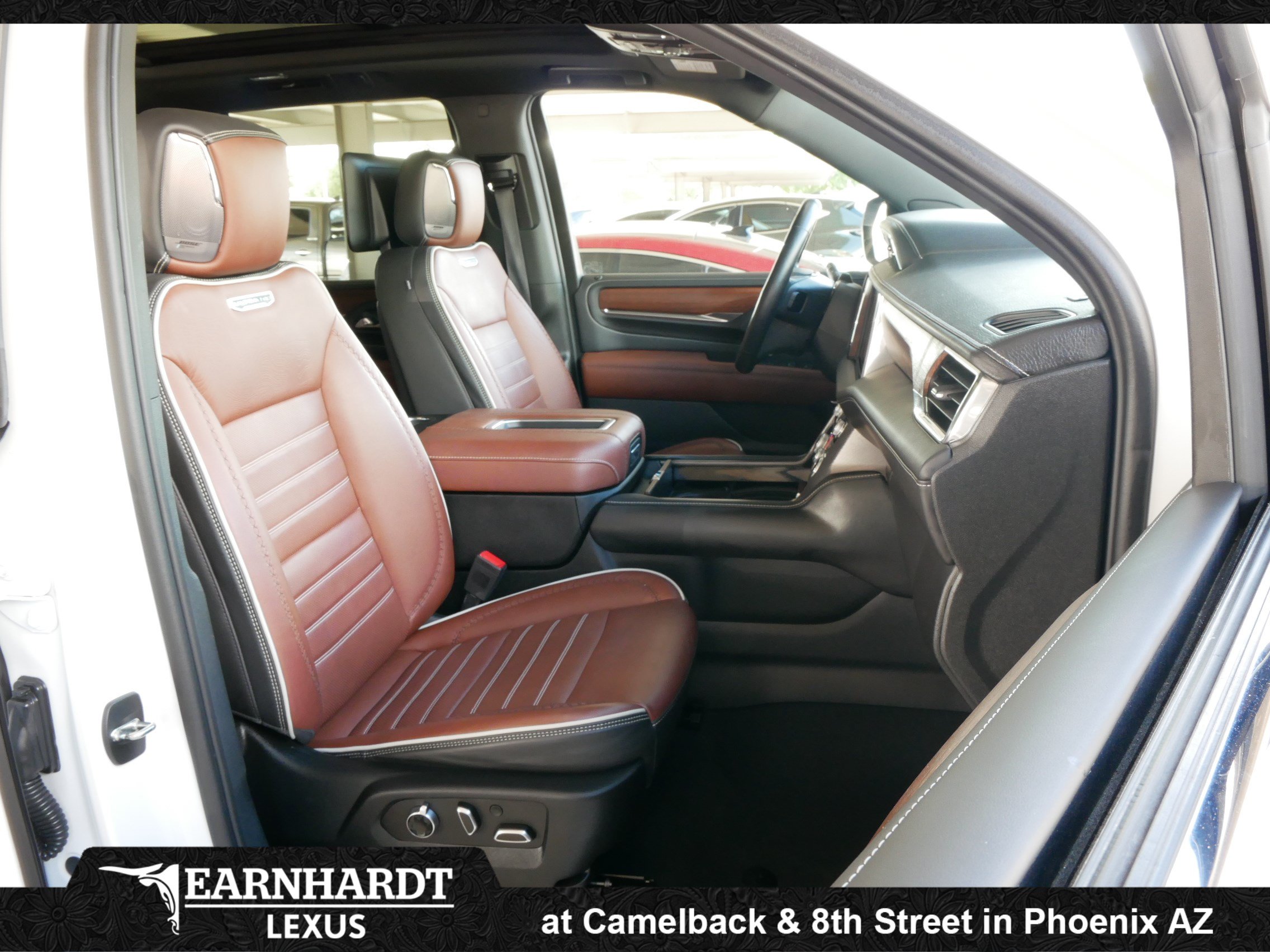 Used 2023 GMC Yukon Denali Ultimate AWD/4WD image 8