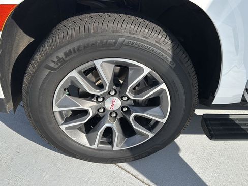 Used 2023 GMC Yukon Denali w/ Denali Reserve Package image 35