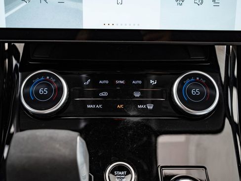 Used 2023 Land Rover Range Rover Sport SE AWD/4WD image 38