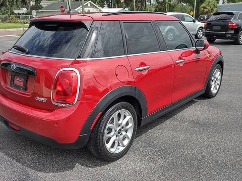 Used 2018 MINI Cooper 4-Door Hardtop FWD image 4