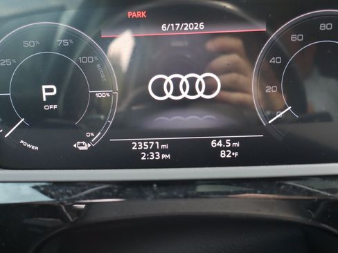 Used 2021 Audi e-tron Premium Plus w/ Premium Plus Package AWD/4WD image 14