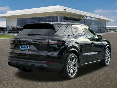 Used 2023 Porsche Cayenne image 10