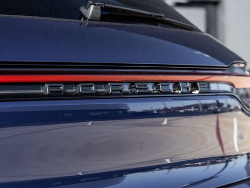 New 2026 Porsche Macan image 15