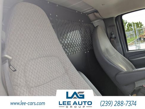 Used 2015 Chevrolet Express 2500 image 13