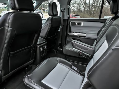 Used 2023 Ford Explorer XLT w/ Equipment Group 202A image 19