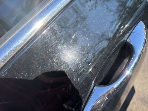 Used 2019 Kia Sorento SX image 11