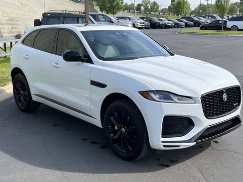 Used 2025 Jaguar F-PACE R-Dynamic S image 9