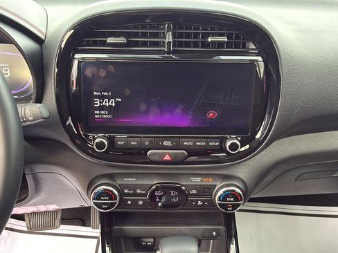 Certified 2025 Kia Soul GT-Line image 29
