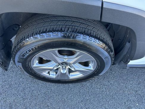 Certified 2022 Toyota RAV4 XLE image 22