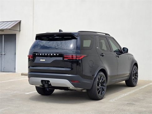 New 2025 Land Rover Discovery S image 4